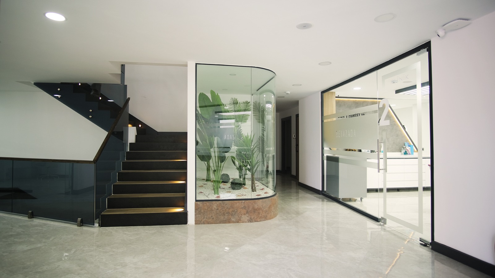 Beyaz Ada Lara  gallery photo 9